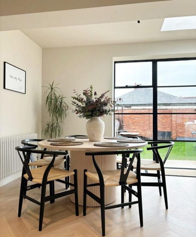 Round Solid Oak Table Designs