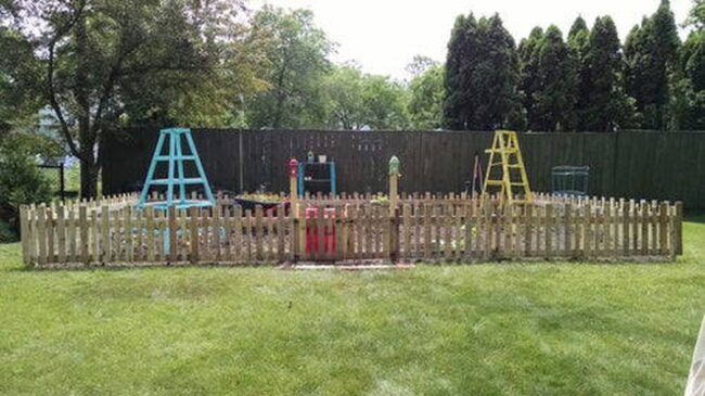Pallet Wood for a Garden Fence