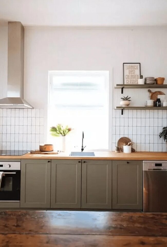 Green Kitchen Canvas