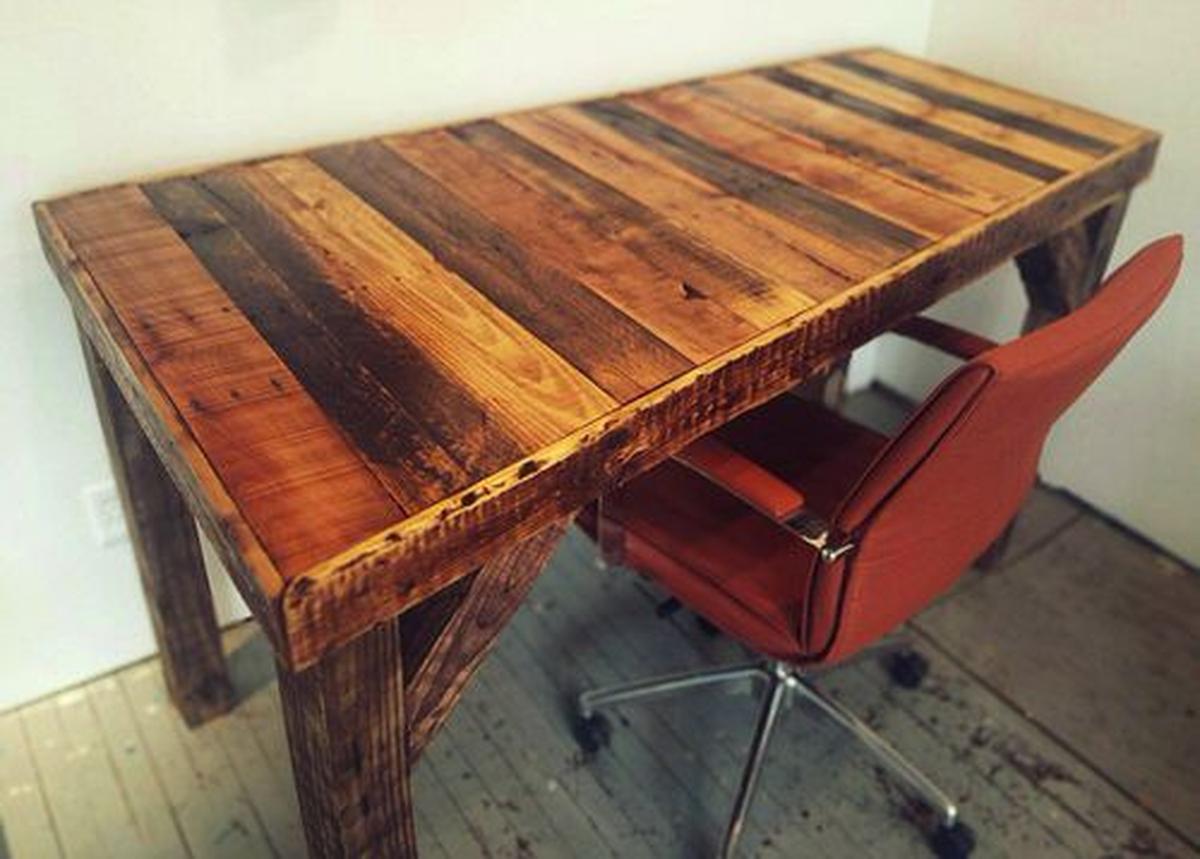 A Pallet Desk